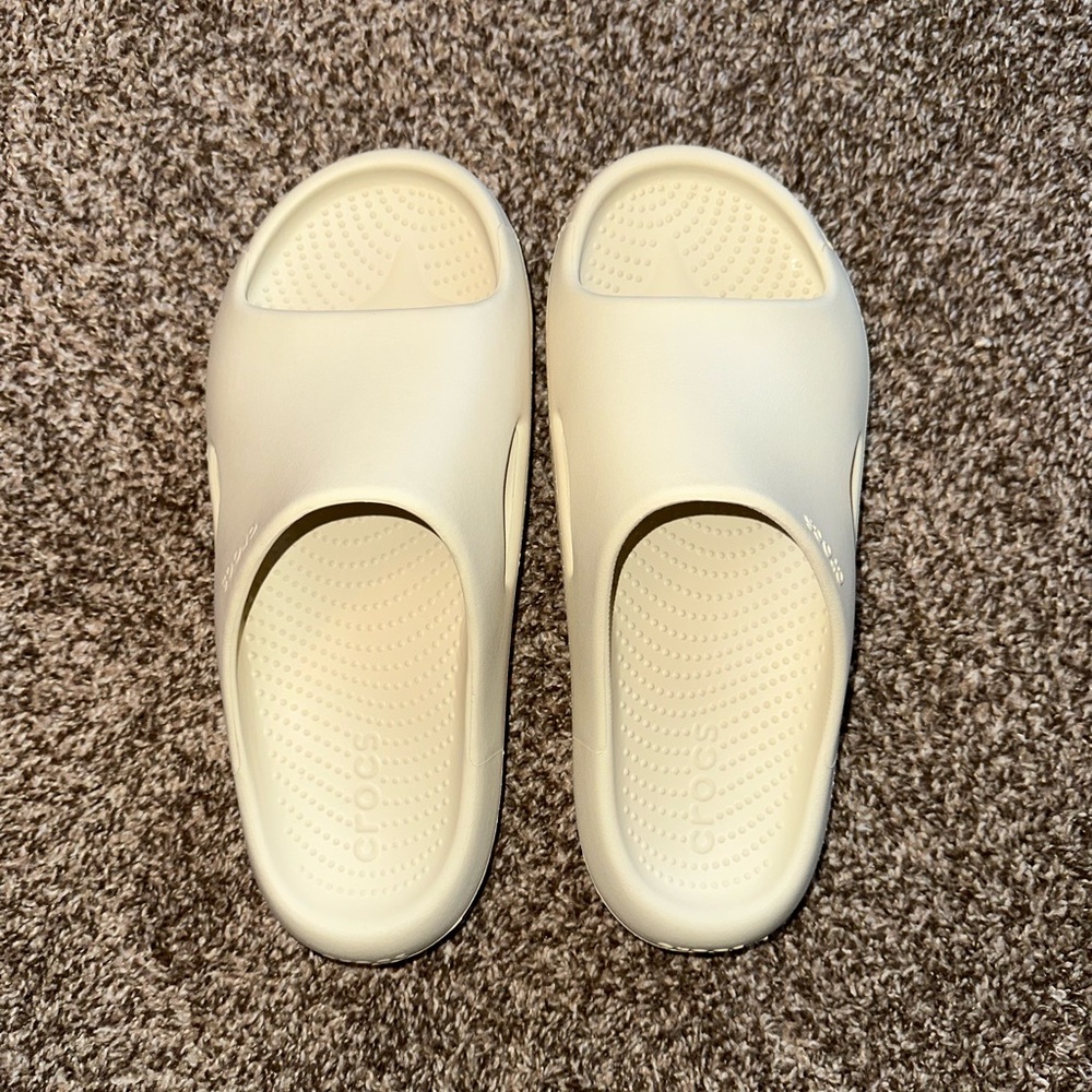 Croc’s Men’s Mellow Recovery Slides